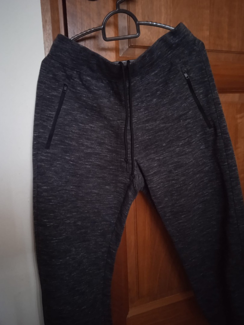 Uniqlo track pants, Men's Fashion, Activewear on Carousell