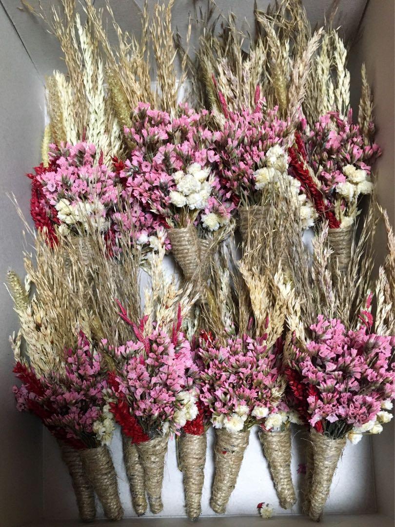 Wedding Boutonnieres (Category: Flowers & Bouquets) located in Manila. Submitted by echrise (Listing ID 1170684836, Image 1). Description: Sample design. Rustic. Dried flowers. Can accommodate special request..