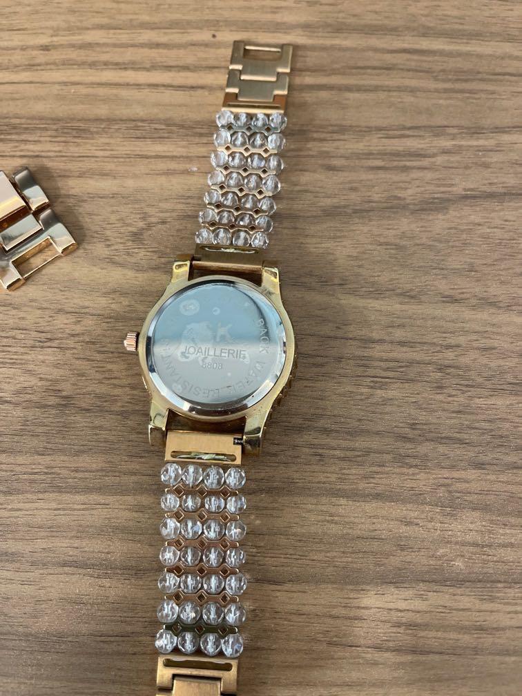 Watch mall shop