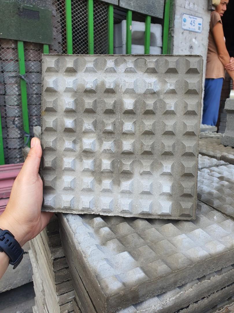 8X8 INCHES NONSKID WAFFLE CONCRETE TILES, Commercial & Industrial