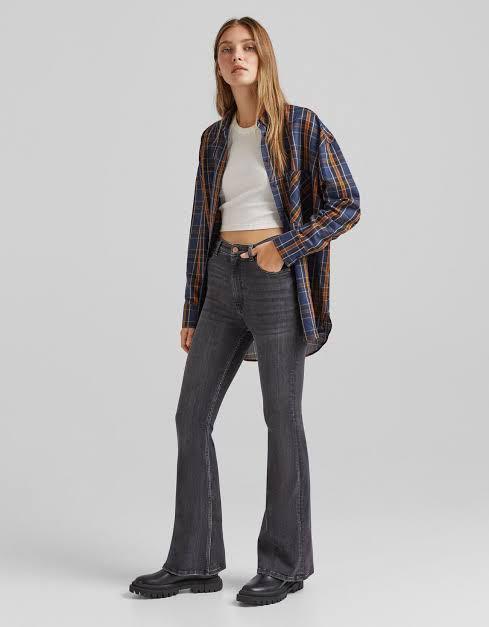 Bershka flare jeans size 34, Fesyen 