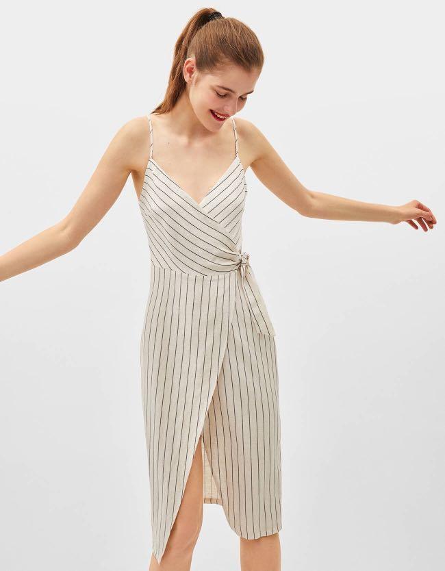 Bershka hot sale wrap dress