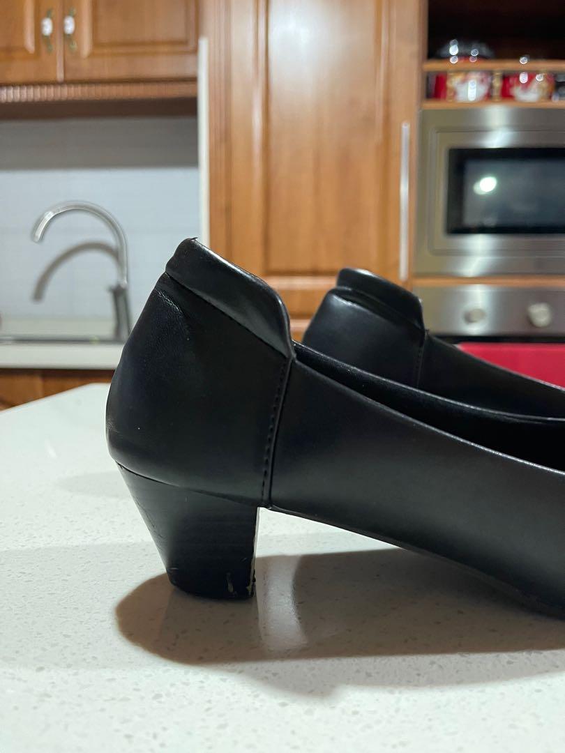 Black heels (Category: Heels) located in Cavite. Submitted by anthonetteeee (Listing ID 1170957422, Image 3). Description: soft cushion for feet used but in good shape still no chipped pff paint size 39.