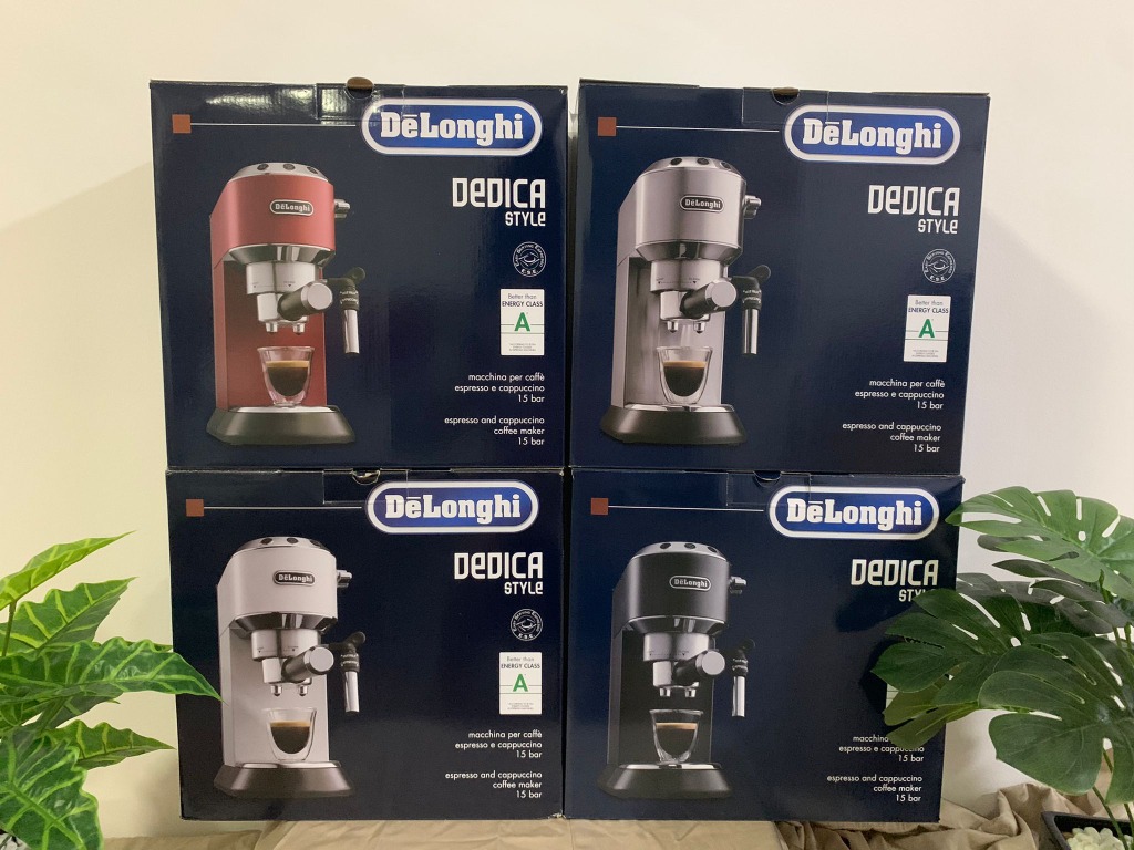 BNIB Delonghi Dedica EC685 Automatic Pump Espresso COFFEE EC685.M