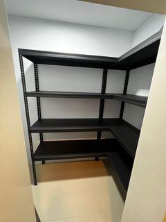 Boltless rack with metal shelve