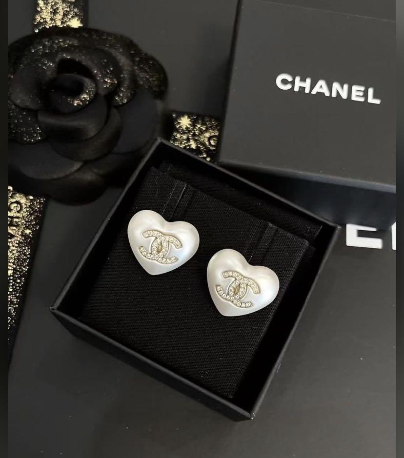 Chanel heart pearl earrings Clearance