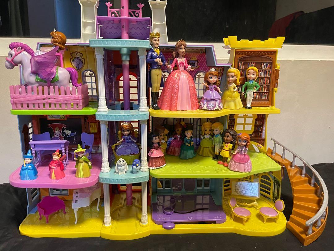 Sofia the online first dollhouse