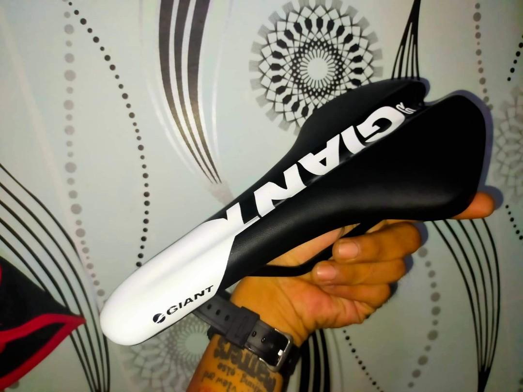 GIANT SR SADDLE FOR MTB OR RB (Category: Bicycles) located in Pasig City. Submitted by ricoen (Listing ID 1170916786, Image 2). Description: BRAND NEW GIANT SR SADDLE 1200 PHP EACH. PM FOR MORE DETAILS OPEN FOR COD TRANSACTION.