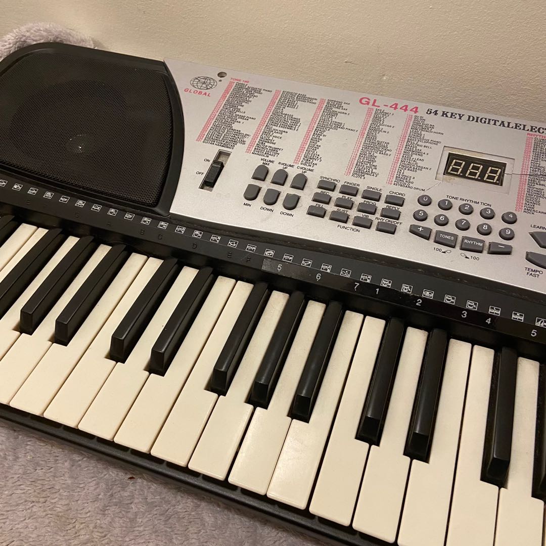 global electronic organ / keyboard / piano [power cable missing ...