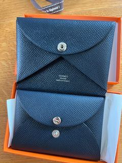 Hermes Calvi Duo compact card holder, 名牌, 手袋及銀包- Carousell