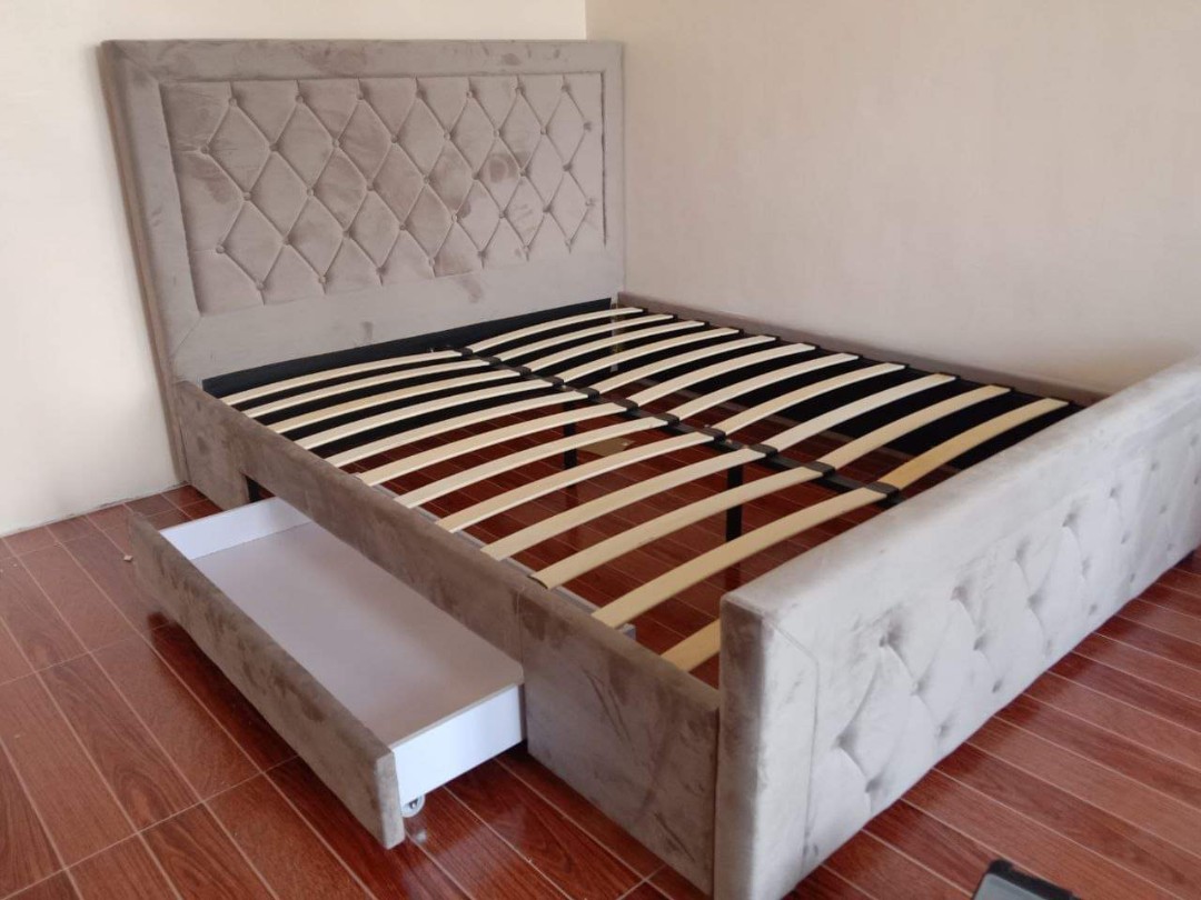 High tufted Headboard King size bed frame 72x78, Furniture & Home