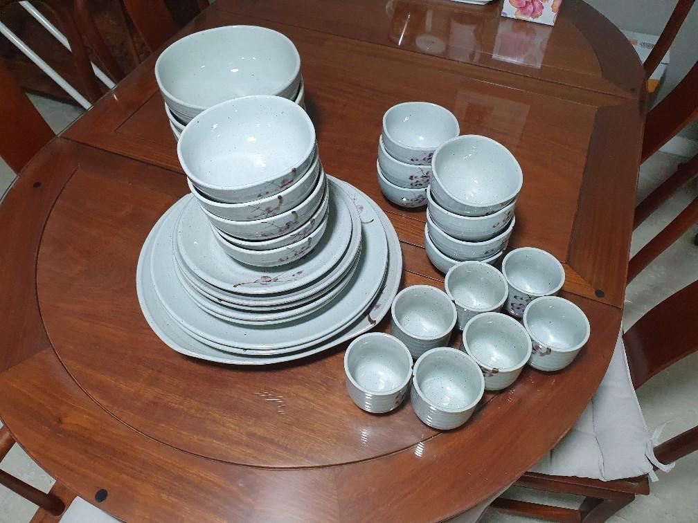 Korean made dinnerware set (30pc), Furniture & Home Living, Kitchenware