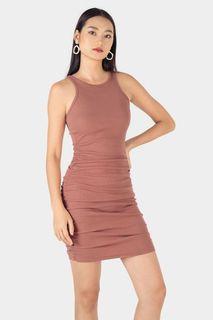 LORA RIBBED SIDE RUCH DRESS (ROSEWOOD)