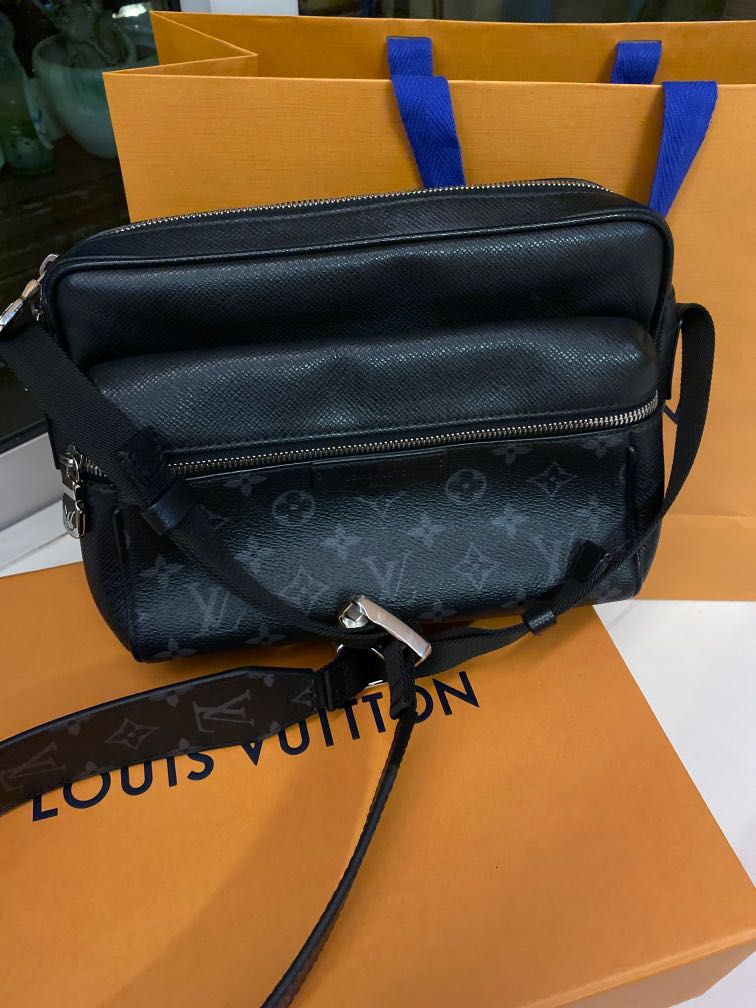 Vuitton hotsell messenger bag