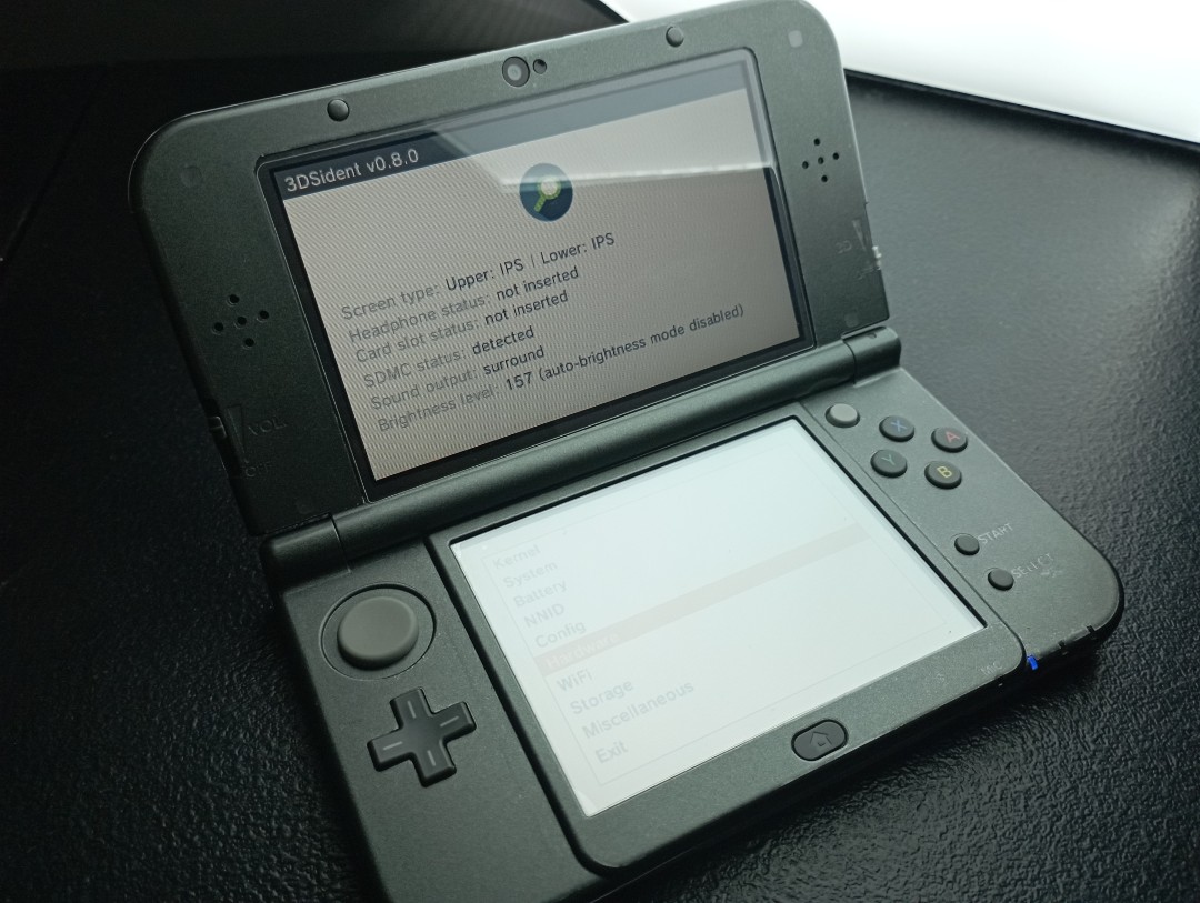 New Nintendo 3DS XL Hyrule Edition with Pokemon Moon Gamecart (DUAL IPS