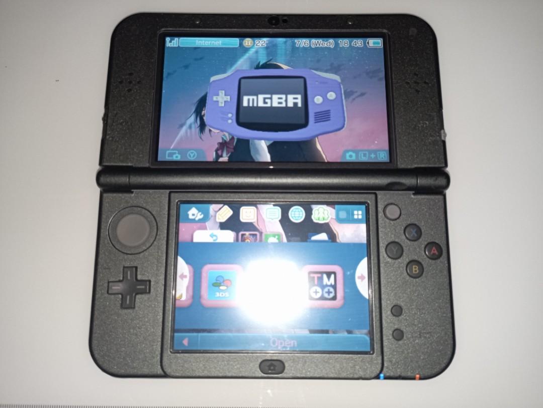 New Nintendo 3DS XL Hyrule Edition with Pokemon Moon Gamecart (DUAL IPS