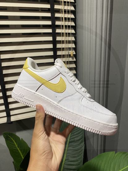 Nike air force clearance 1 yellow tick