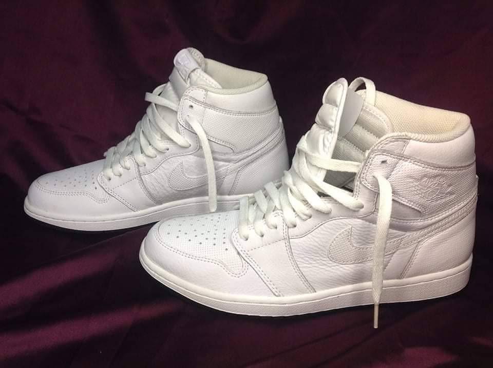 nike air jordan triple white