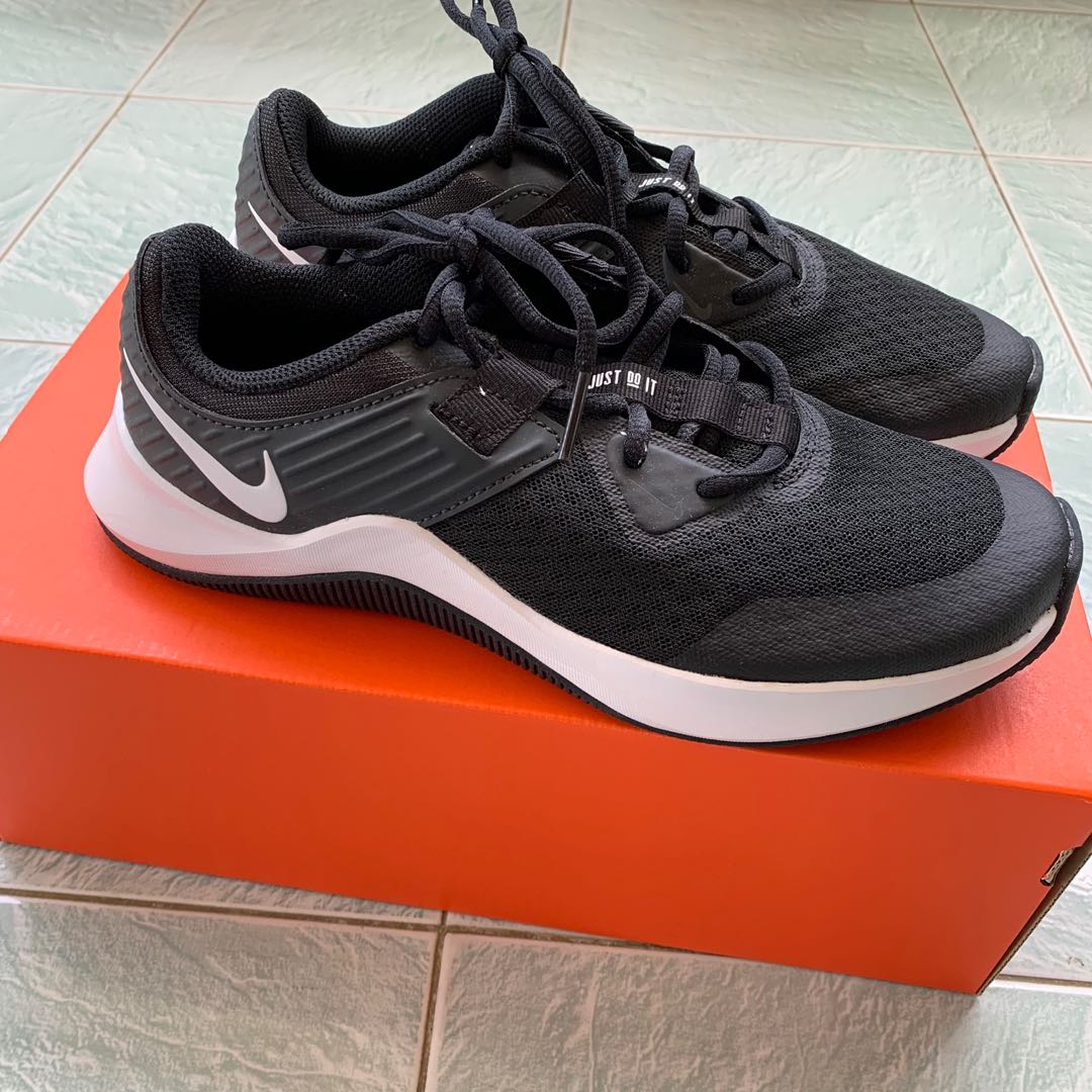 nike mc womens trainer