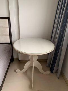 Rarely used white table