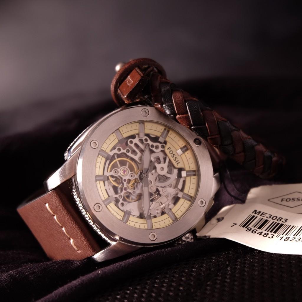 Fossil skeleton me3083 top