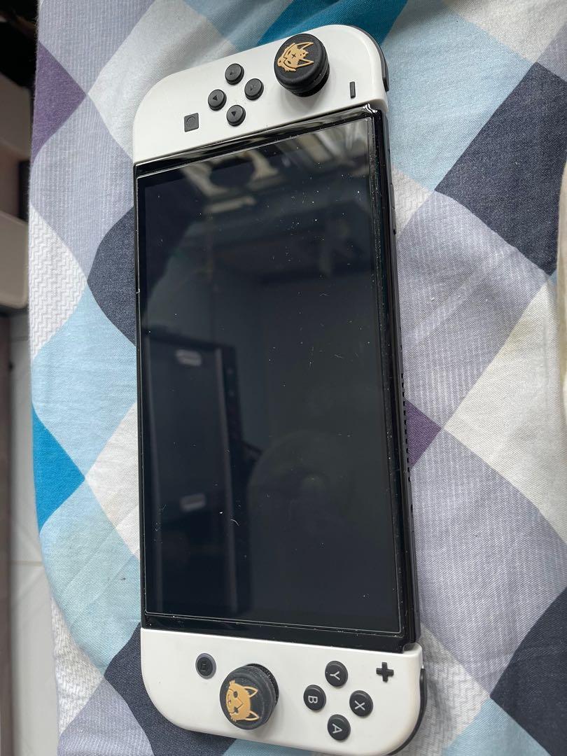 Switch oled （分類：Nintendo 任天堂）位於 Hong Kong。 由 hello030396 提交（商品編號 1170906195，圖片 3）。簡介： 1月入手 都冇點玩過 擺多過玩所以放售 齊配件 冇盒 冇單 可小議。