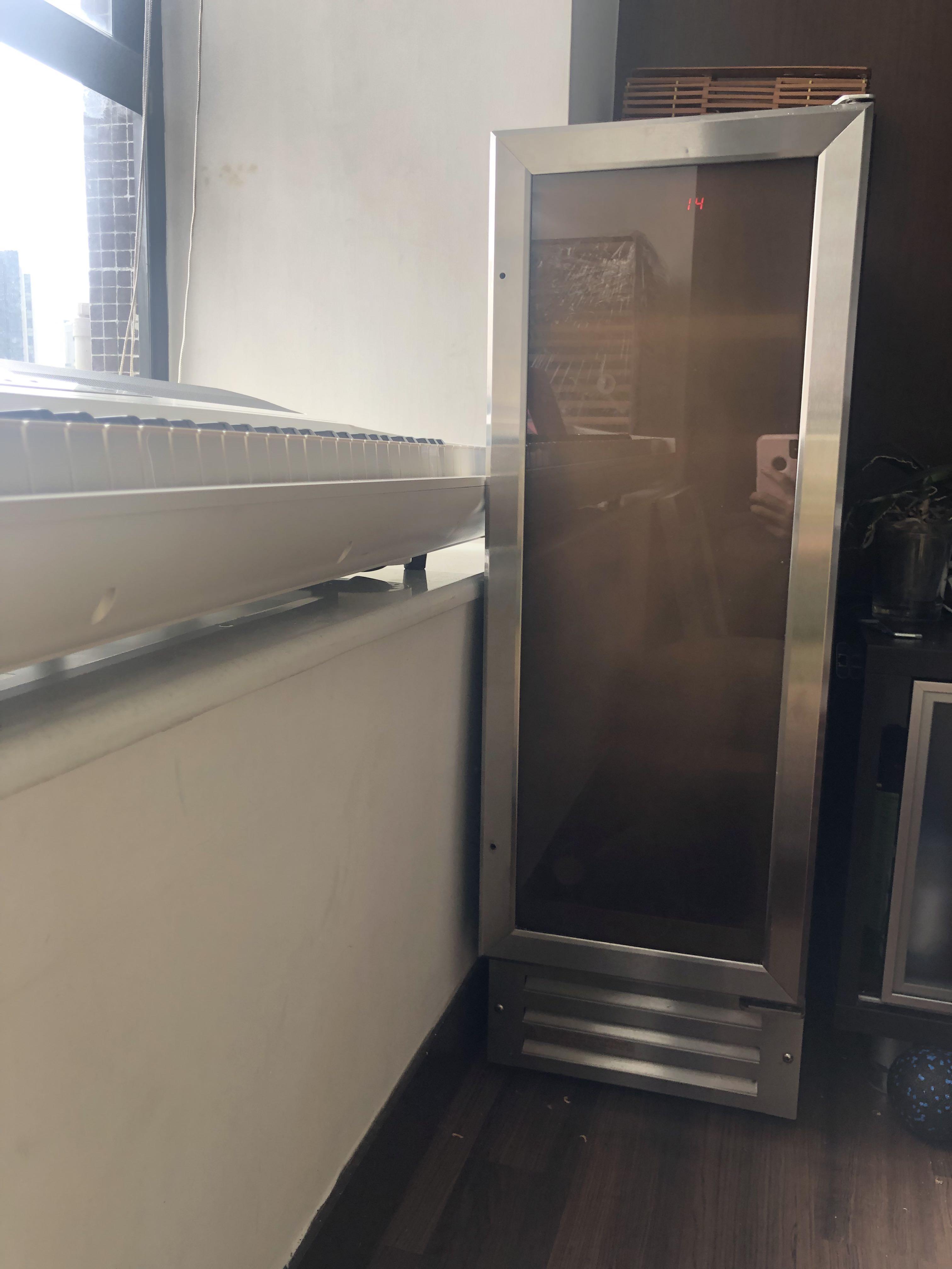 White westinghouse Wine Fridge / Wine Cooler, 家庭電器, 廚房電器, 酒窖及存倉 Carousell
