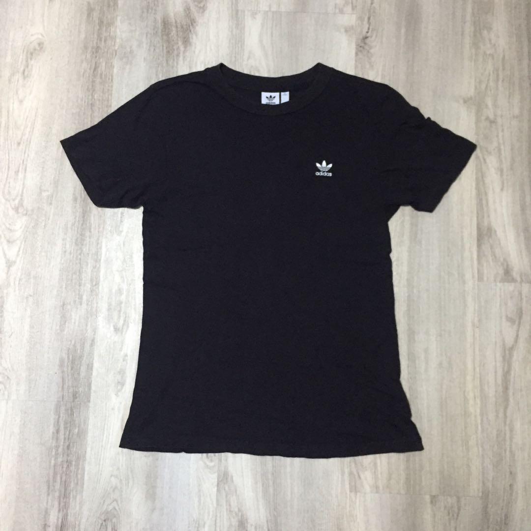 Adidas Top (M) (Category: Shirts) located in Antipolo. Submitted by acecapsuleph (Listing ID 1171239997, Image 2). Description: ▪️Simple Adidas Embroidered Shirt ▪️Payment first thru Gcash then shipping thru Shopee.