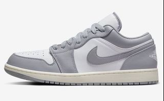 (Category: ) located in . Submitted by sneakers25 (Listing ID 1171175401, Image 1). Description: .