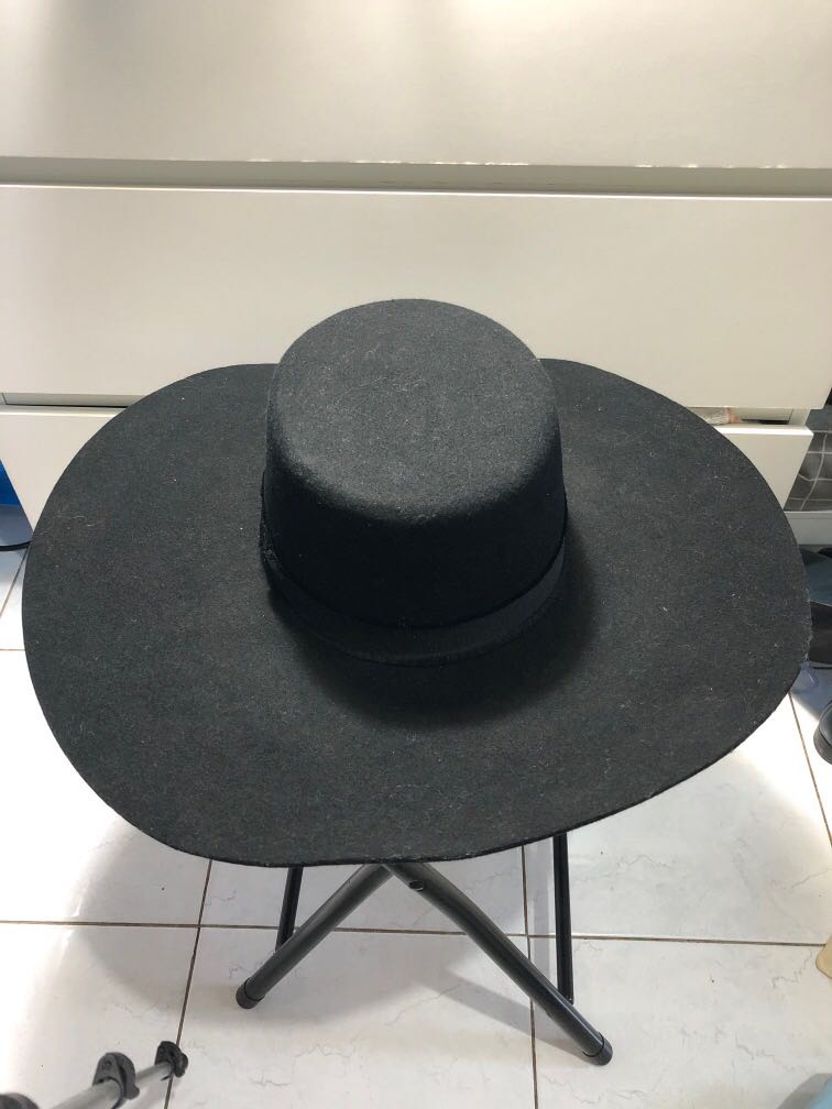 Black hat lack of colors, Fesyen Wanita 