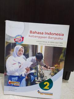 Buku bahasa Indonesia kelas 2 SMA Kurikulum 2013 terbitan Platinum