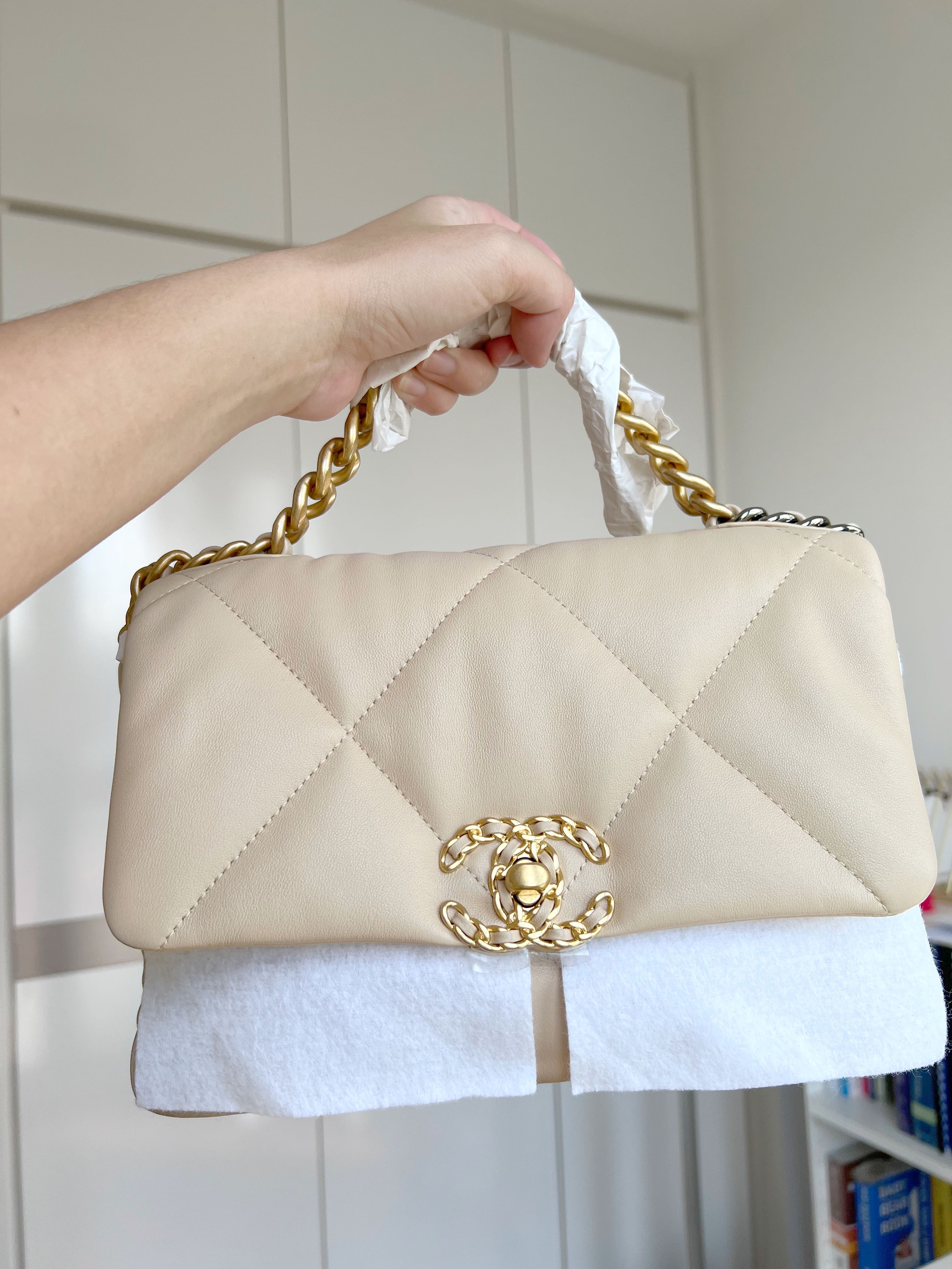 Chanel 19 on sale beige small