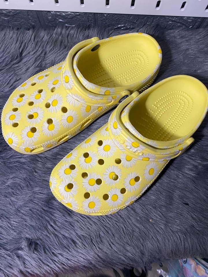 Crocs Yellow Daisy Original Classic Clog, Women's Fashion, Footwear ...
