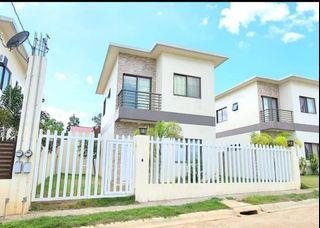 Edgewood Place fully-furnished house and lot for sale.