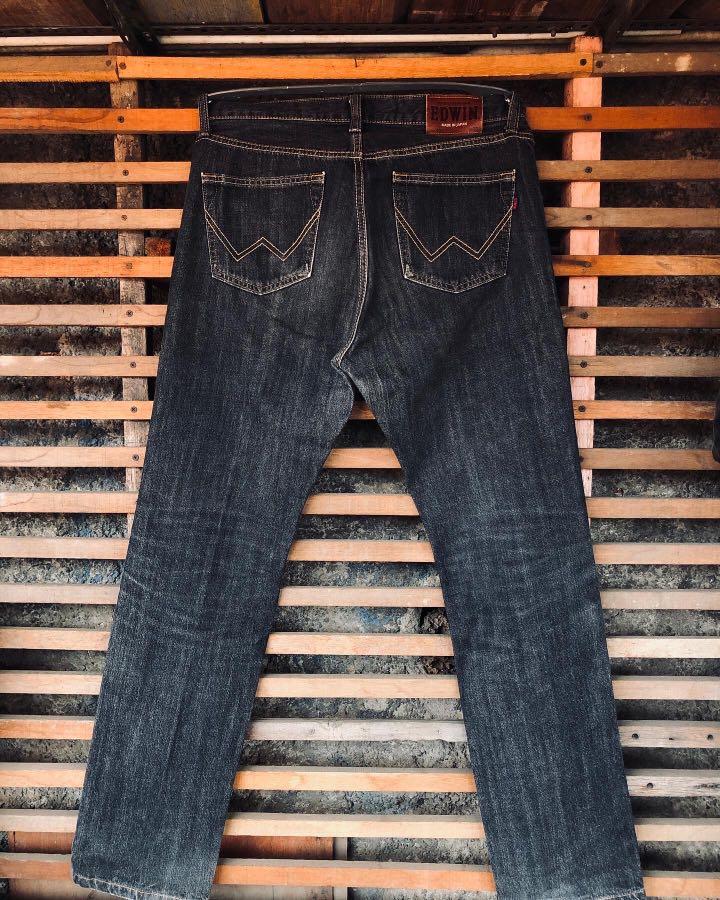 EDWIN 402 jeans regularfit denim, Fesyen Pria, Pakaian Bawahan di  Carousell