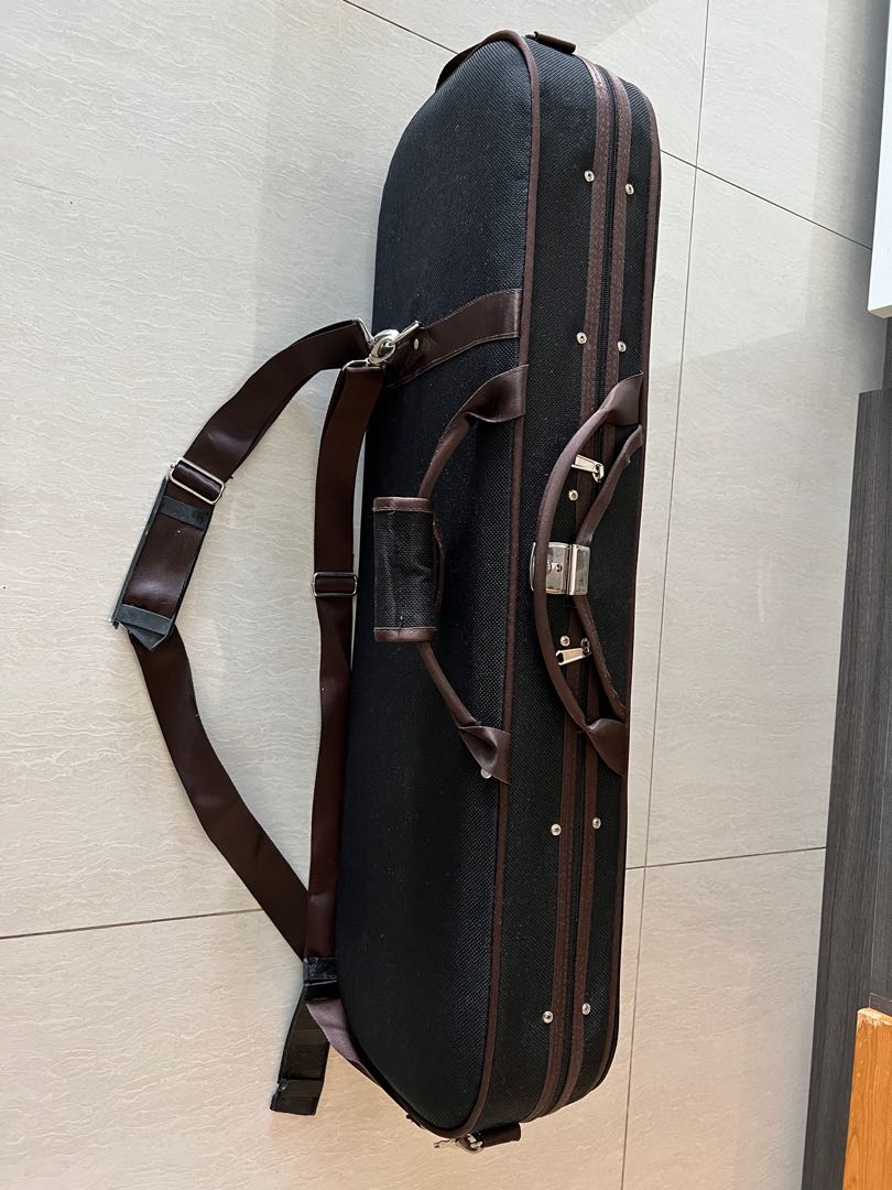 Full size violin case, Hobbies & Toys, Music & Media, Music Accessories