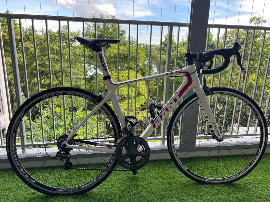 Giant Tcr Advanced 1 Ultegra Giant TCR Advanced 1 Ultegra Carbon Road Bike, Sports Equipment