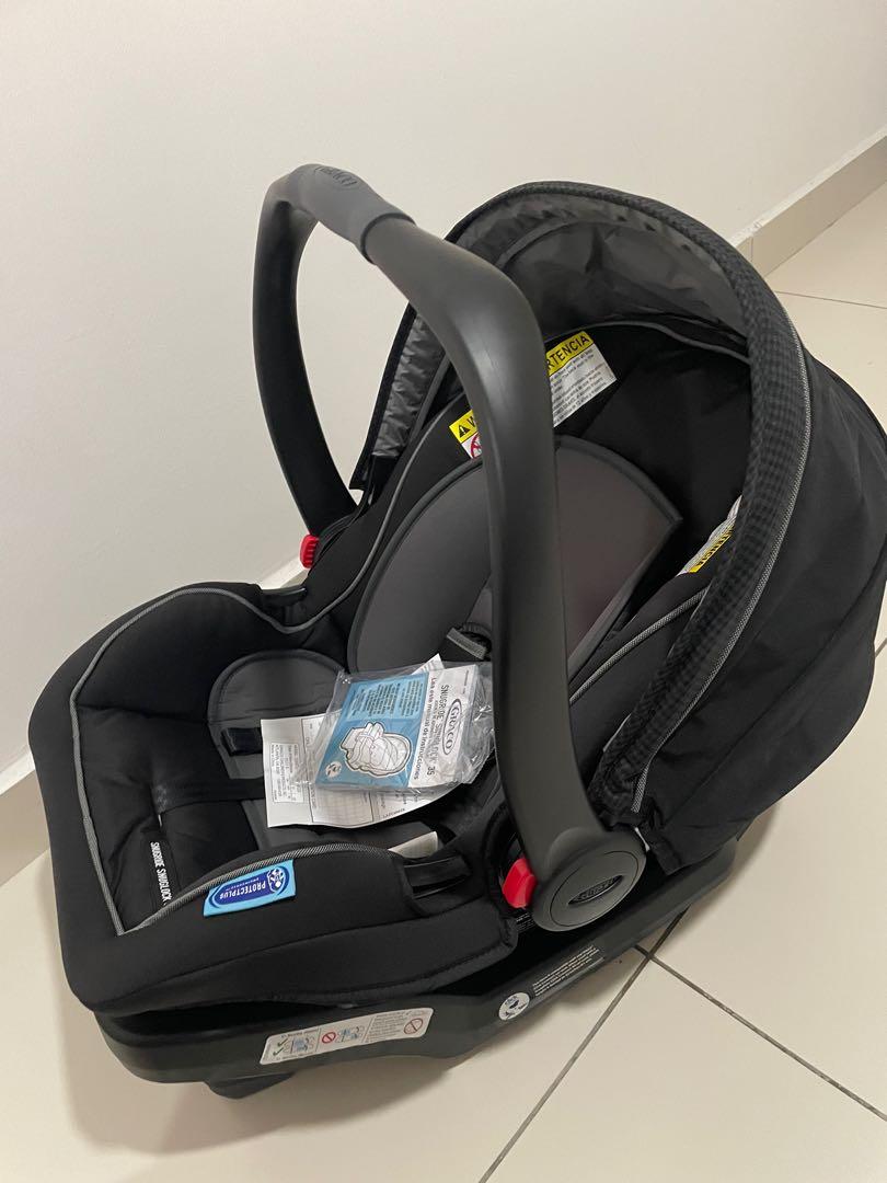 Graco SnugRide SnugLock 35 infant car seat Babies Kids Going