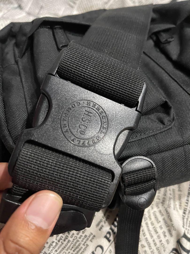 Hershel pouch outlet