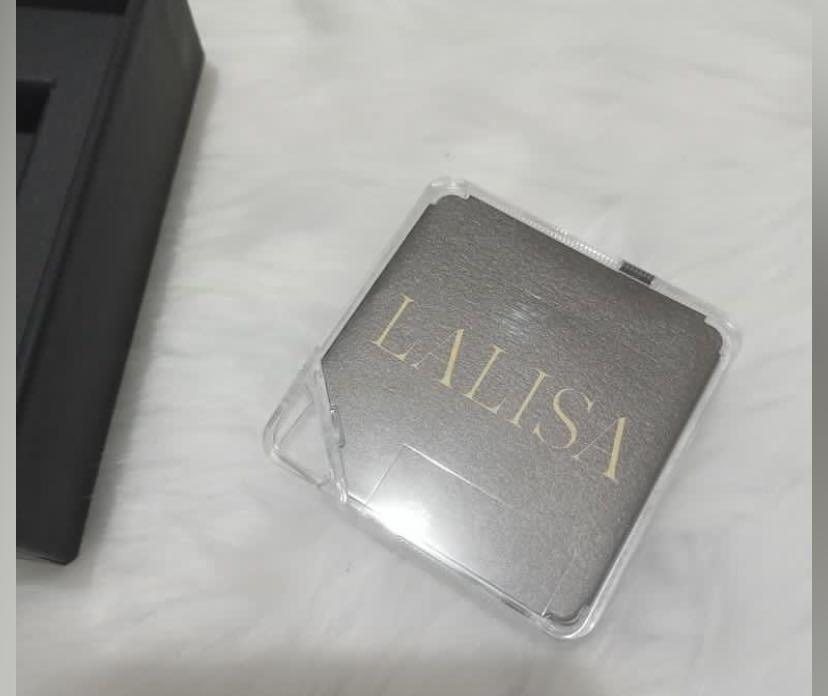 Lalisa album-airkit (Category: CDs & DVDs) located in Quezon City. Submitted by holena (Listing ID 1171145504, Image 3). Description: -Complete inclusion -unsealed .