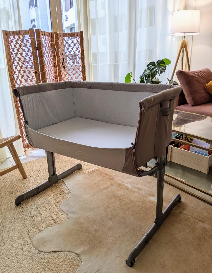Like New Chicco Next 2 Me cot/ sidecar, Babies & Kids, Baby Nursery
