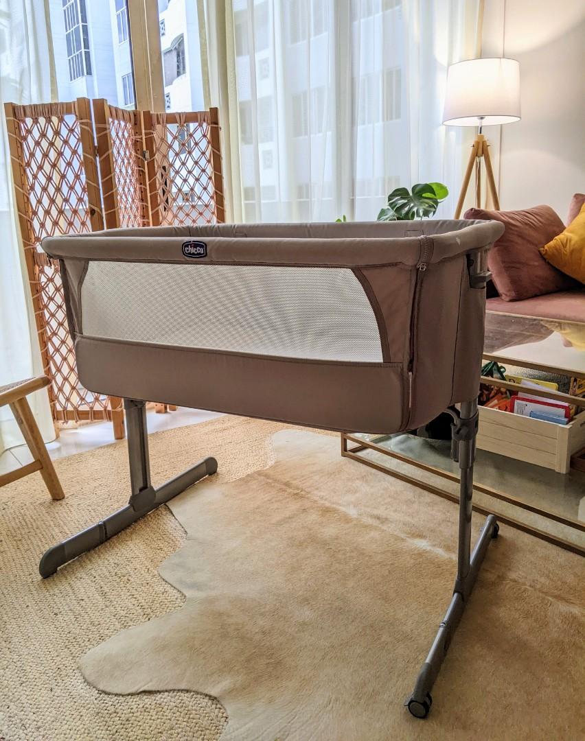 Like New Chicco Next 2 Me cot/ sidecar, Babies & Kids, Baby Nursery