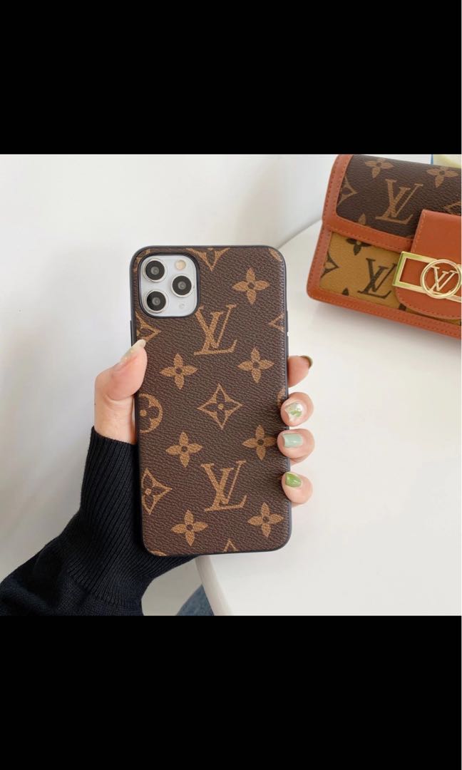 Leather Louis Vuitton Phone Bag (Phone Pouch) - HypedEffect