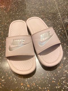 （分類：）位於 。 由 luxury__shopper 提交（商品編號 1171218460，圖片 1）。簡介： 。