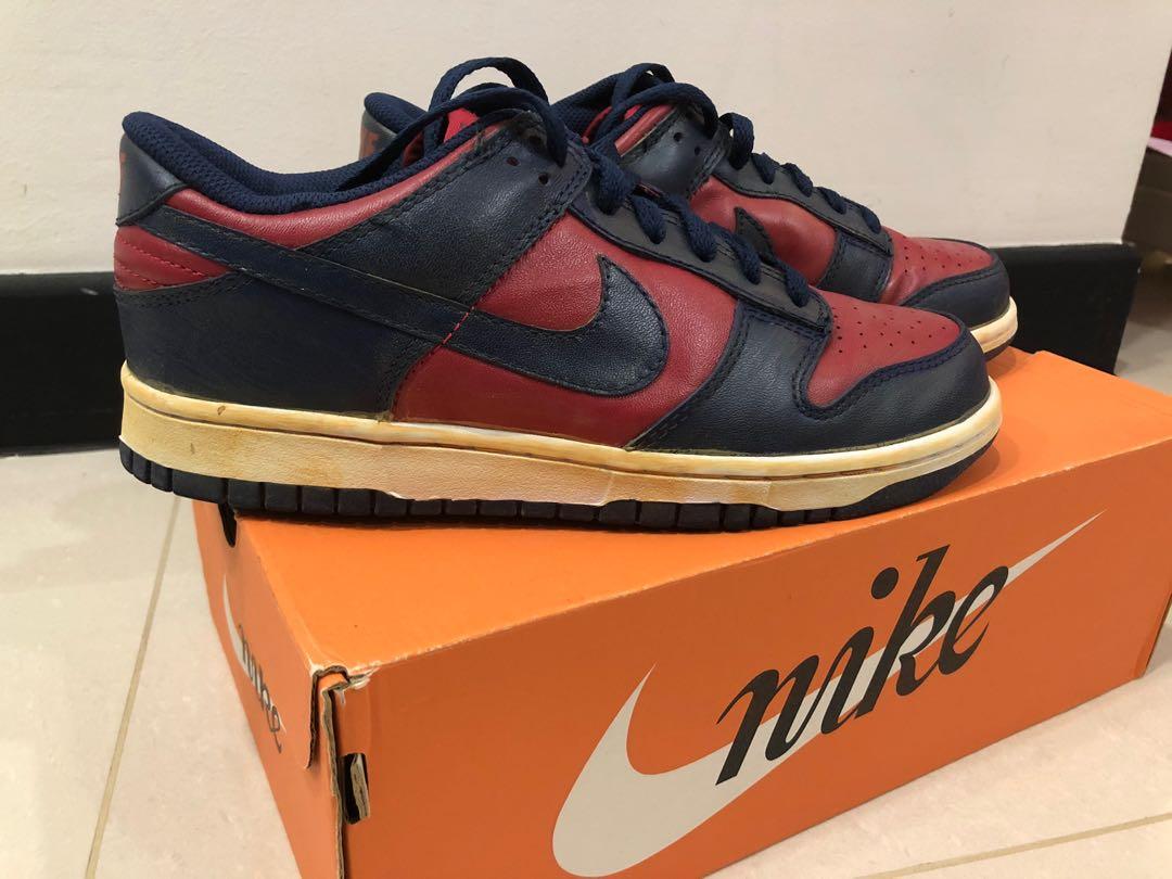Red and navy blue sale nikes