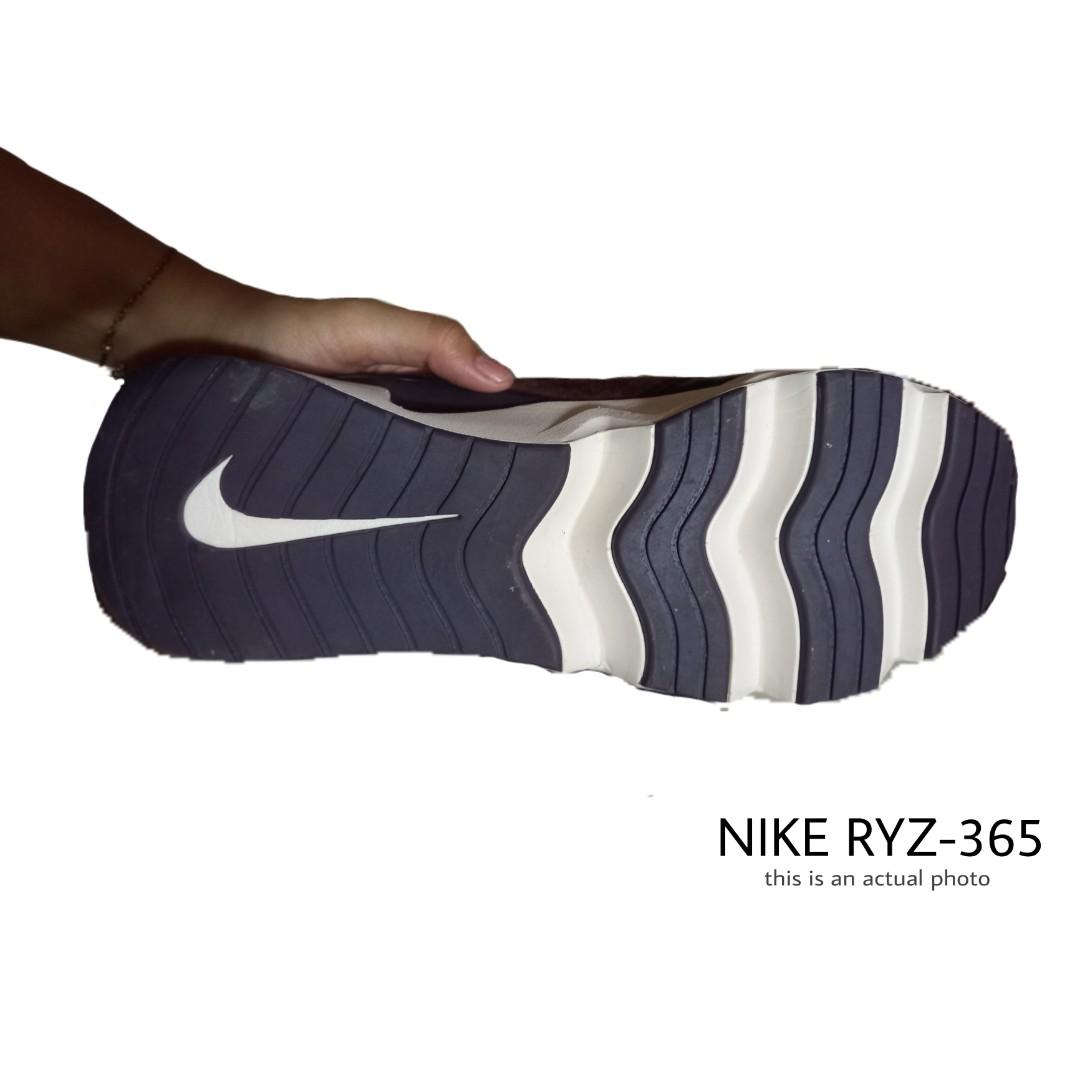 nike ryz burgundy