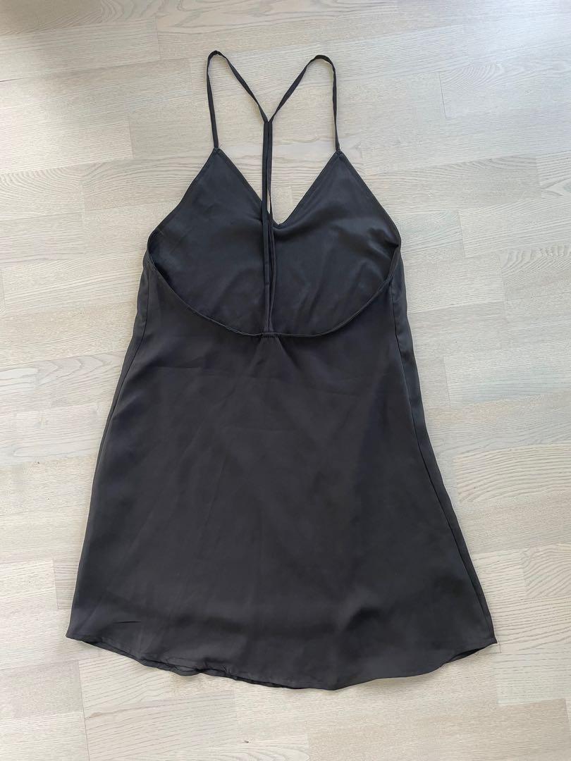 Oak and fort mini dress (small) (Category: Clothes) located in Toronto. Submitted by jelexxi (Listing ID 1171179956, Image 2). Description: .