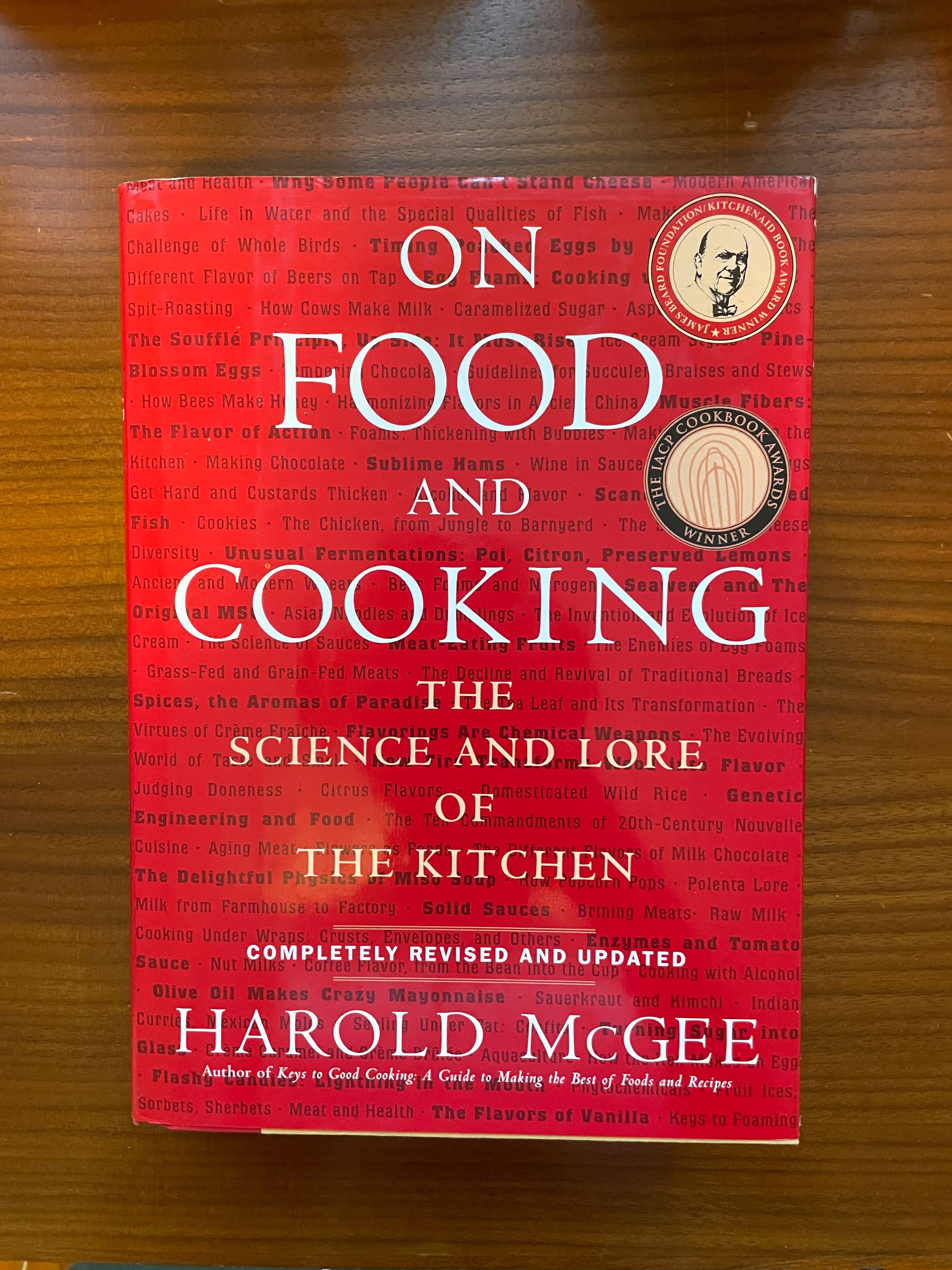 On Food and Cooking Harold McGee, 興趣及遊戲, 書本 & 文具, 小說 & 故事書 Carousell
