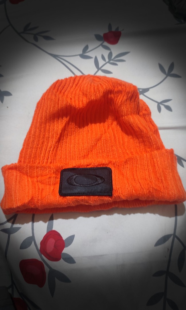 original oakley beanie hat not nike 