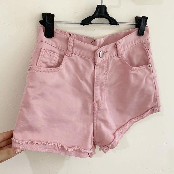 Pink short jeans, Fesyen Wanita 